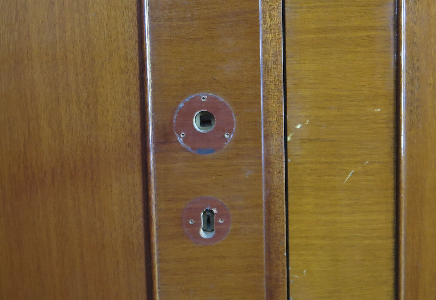 Dobbeltdør i ædeltræ - Fra direktionslokalerne i domicil på Østerbro