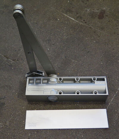 Dorma TS73V 2-4EN sølvfarvet