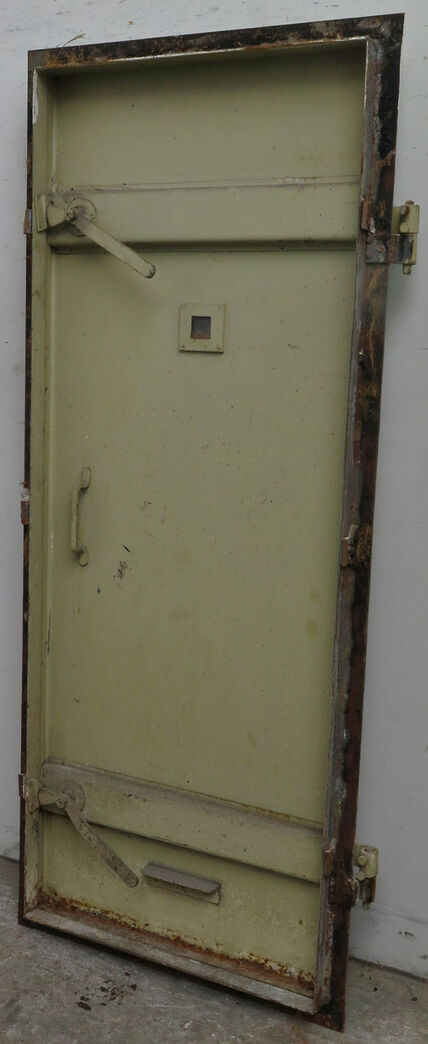 Gammel ståldør fra 40éren