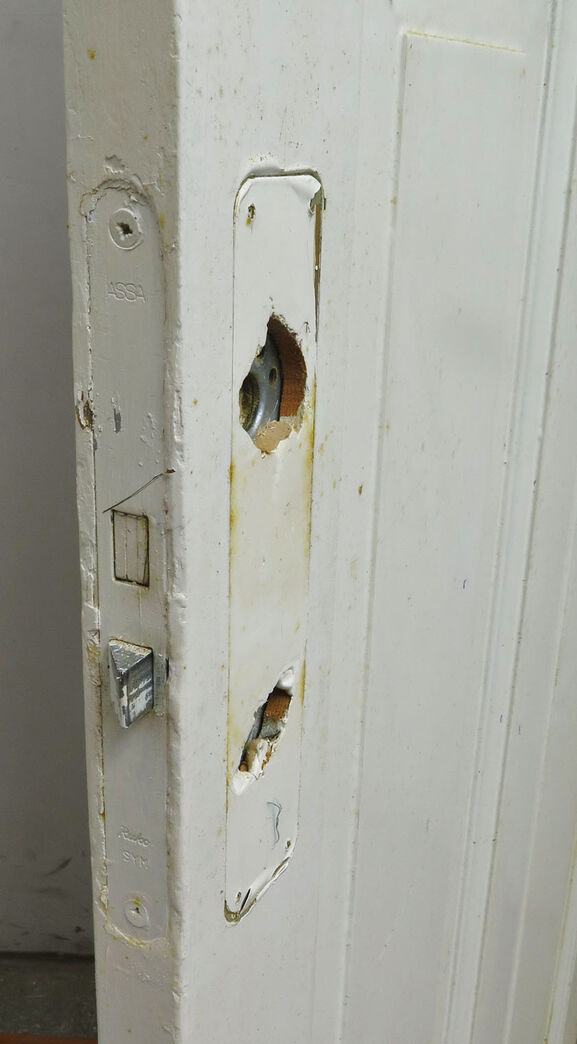 Fyldningsdør med karm