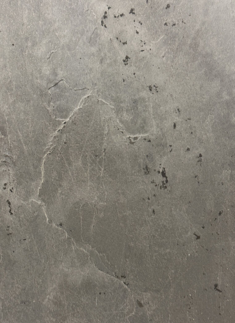 Glasfiberplade med stenrelief