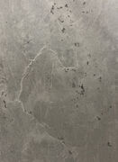 Glasfiberplade med stenrelief