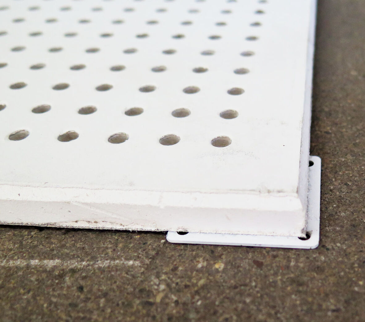 Gips akustikloft 575x575x12 mm Gips akustikloft 575x575x12 mm