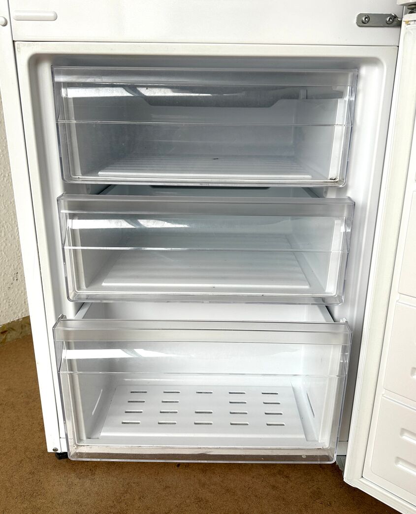 Gram køle/fryseskab i pæn stand