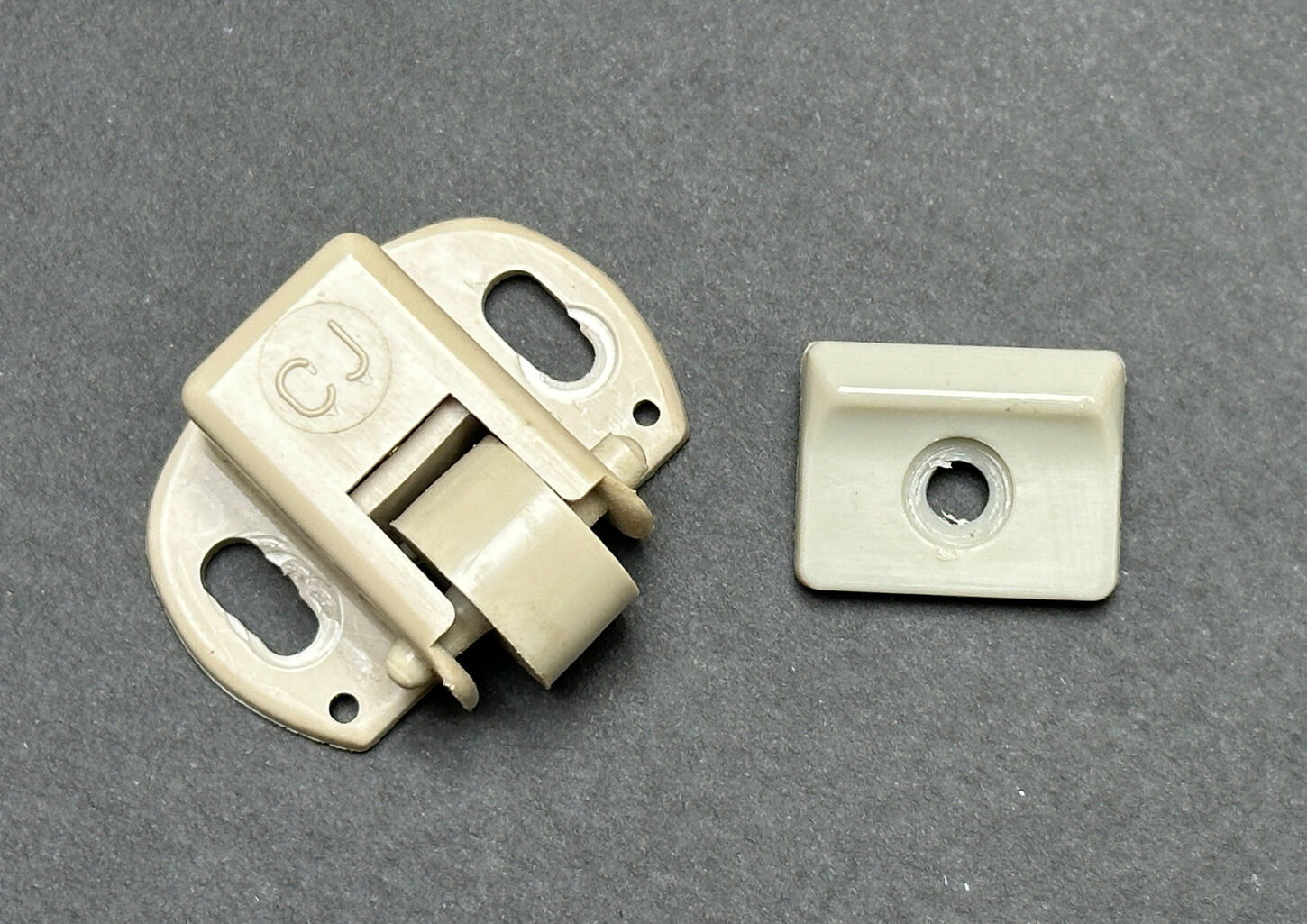 Rullesnaplås til tectum skabslåger.