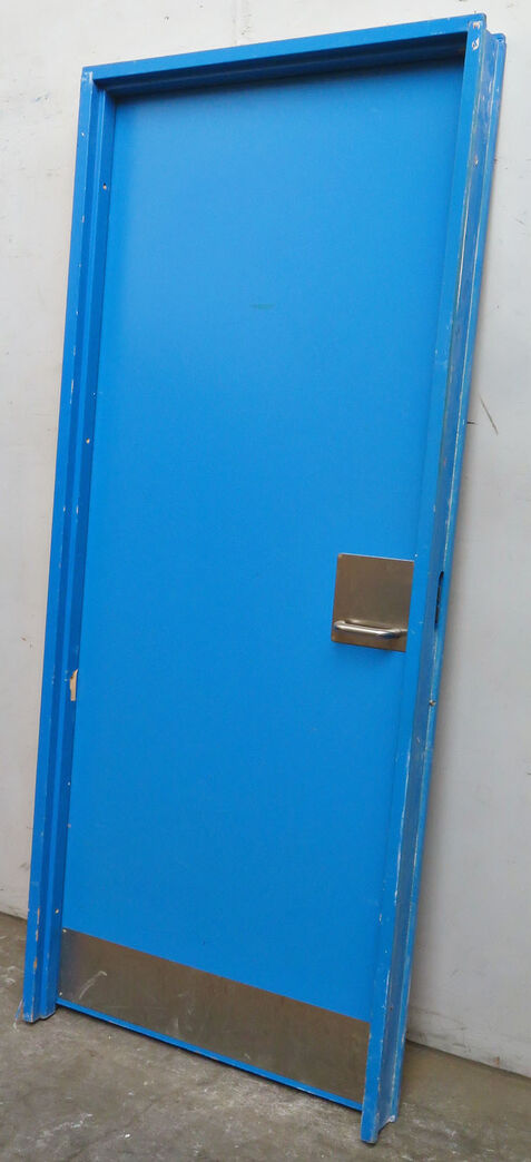 Swedoor massiv dør med greb