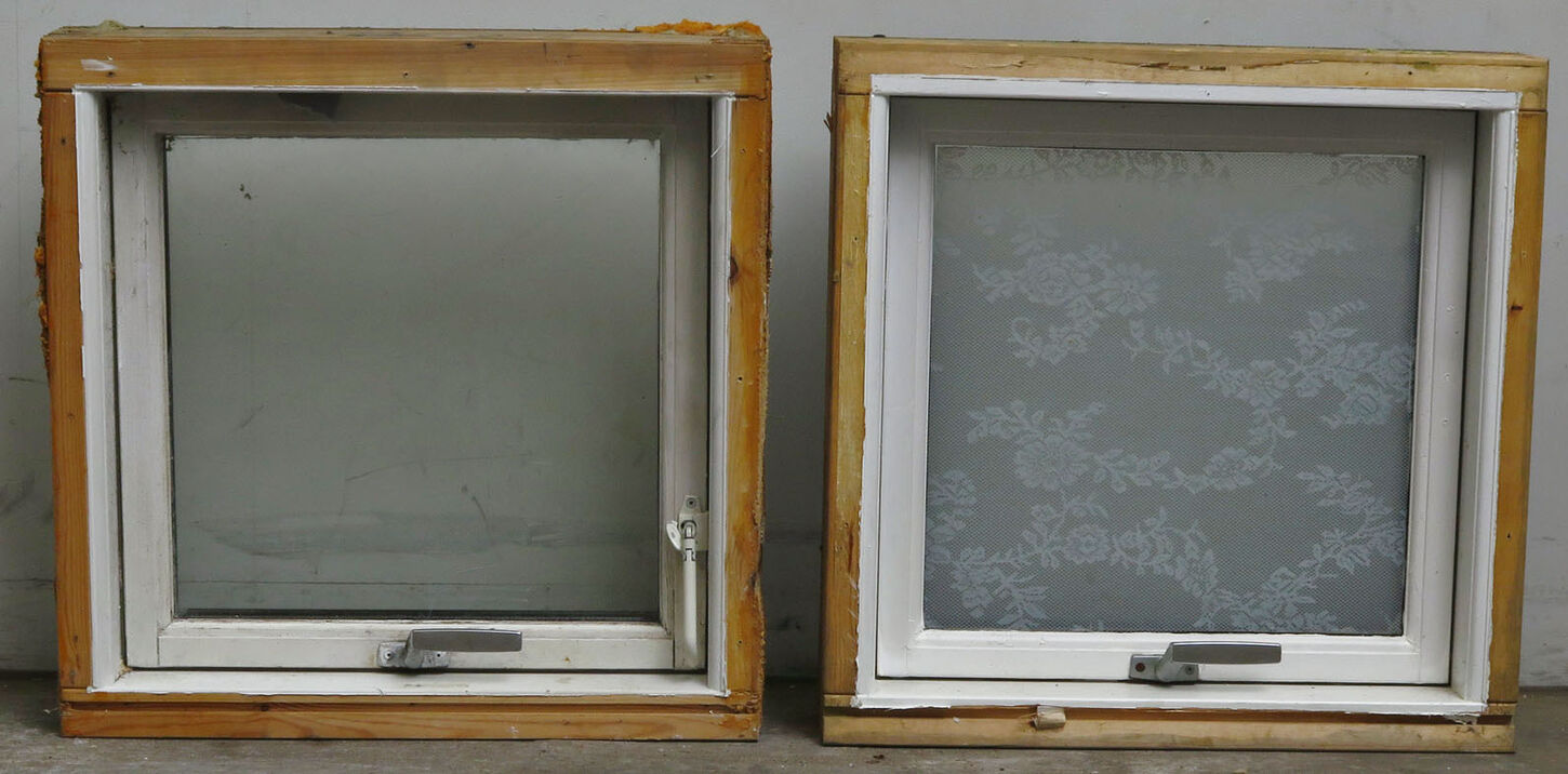 Lille tophængt vindue