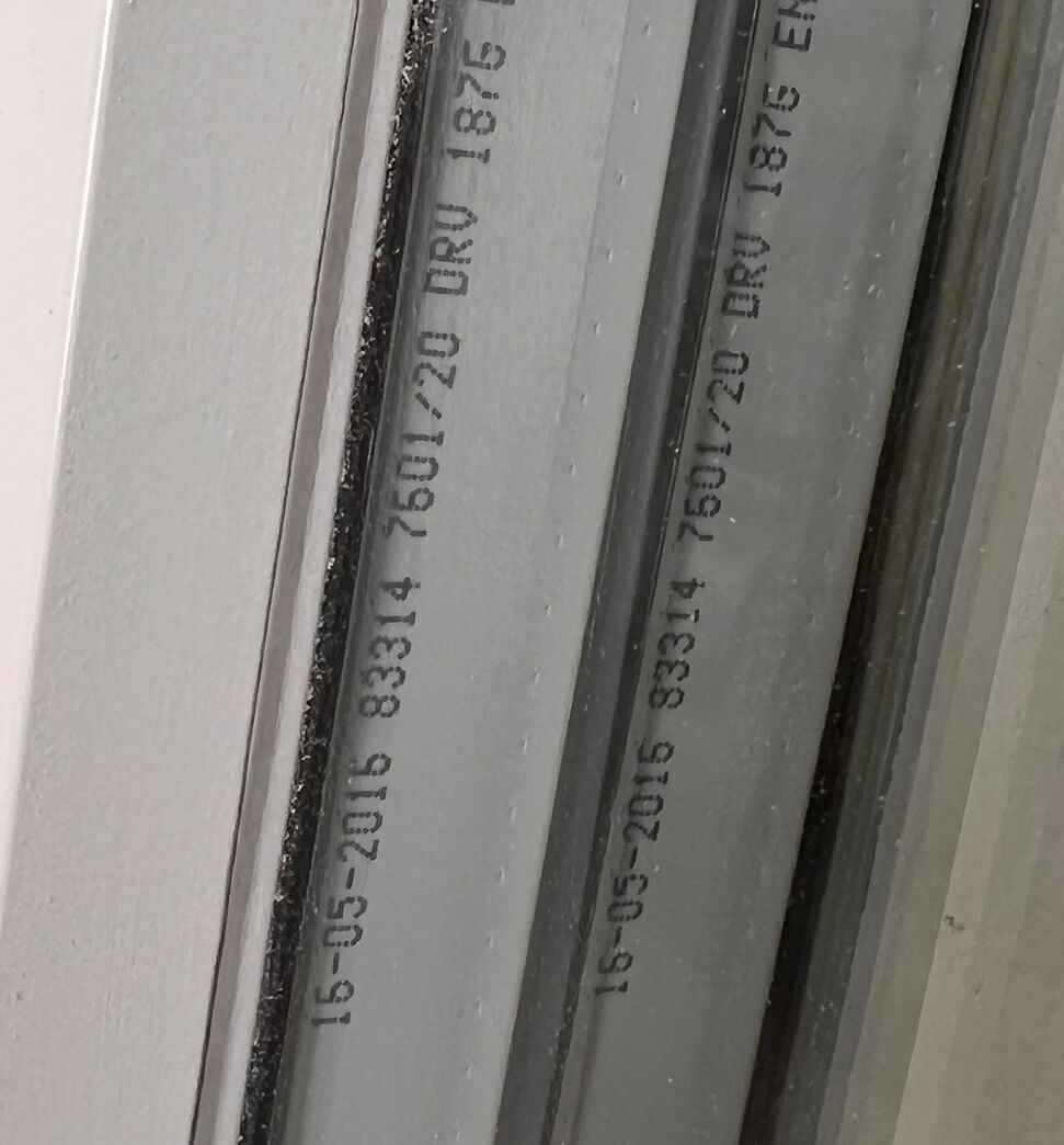 Termovindue med topvendefunktion