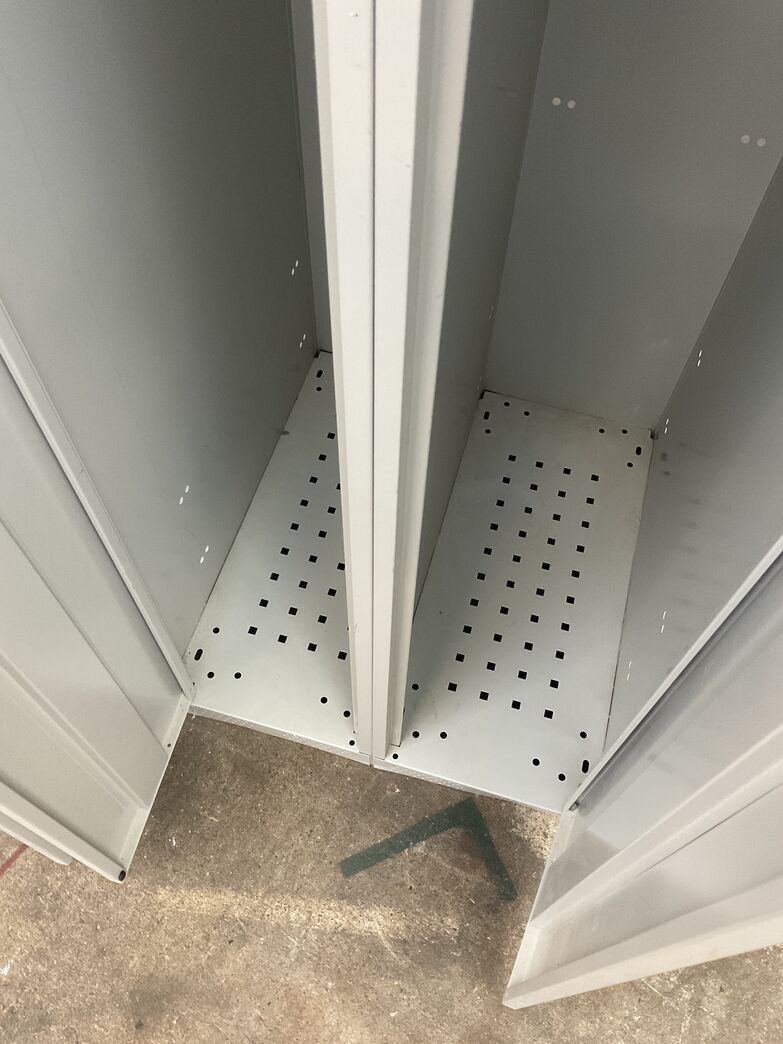 Metalskab med 4 låger