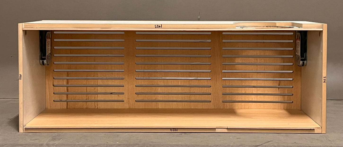 Skab - 120 x 43 x 40 cm