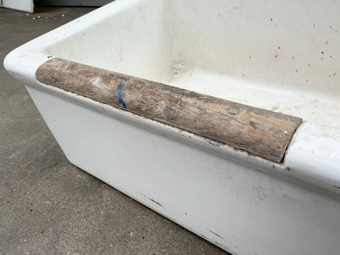 Udslagsvask med Egetræskant