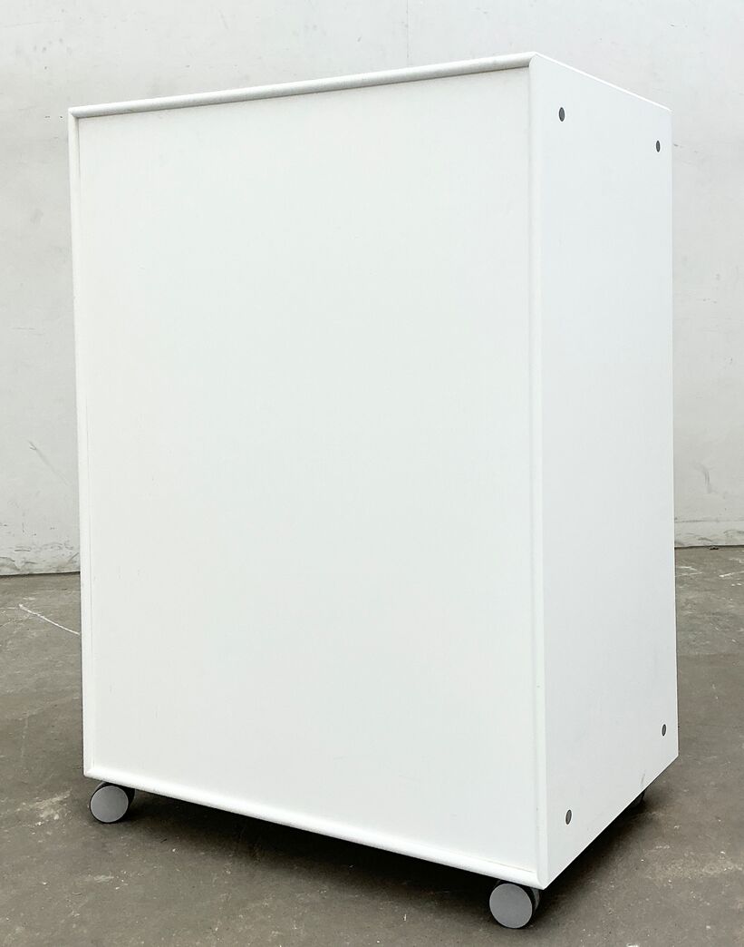 Montana reol med 6 rum og 2 låger m/kodelås