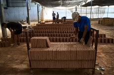 Gule kvadratiske terracotta gulvtegl - 21 x 21 cm