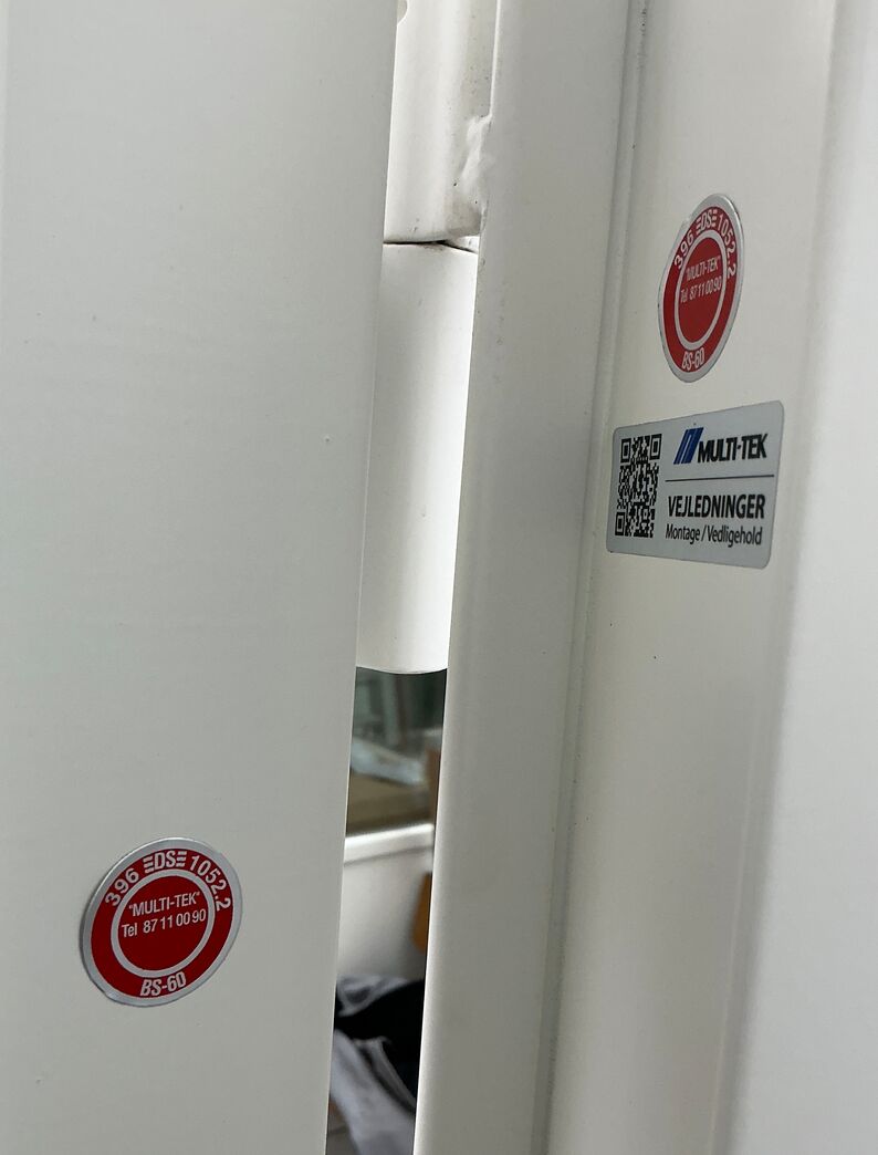 BS60 ståldør med karm