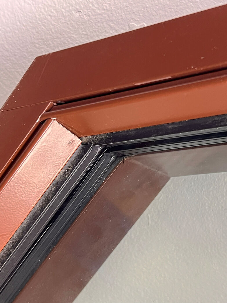 Fastkarmsvindue med 3-lagsglas