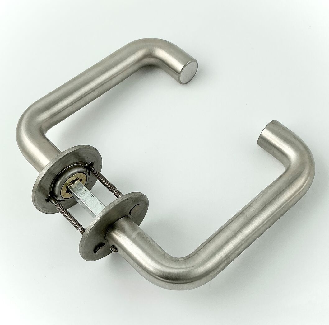 d line dørgreb 19 mm U m. klipsrosetter