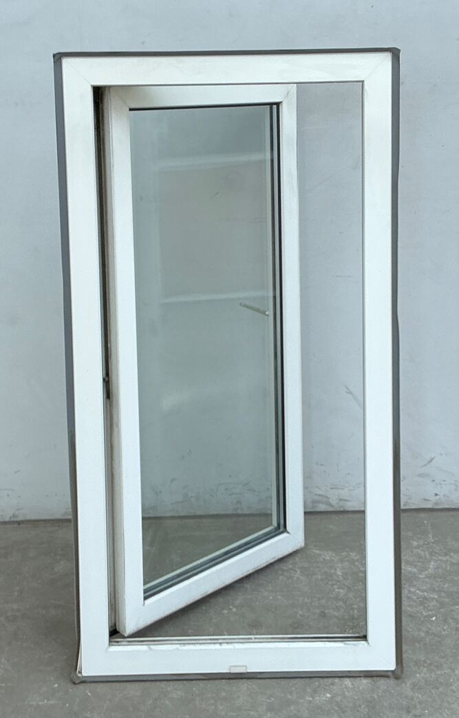 Plast termovinduer med dreje/kip