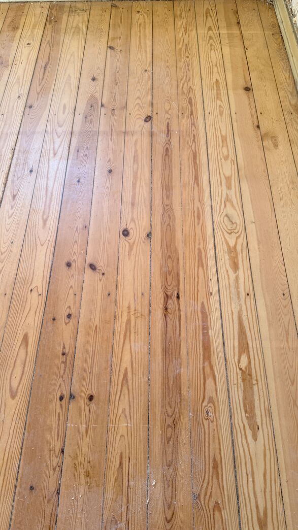 Brugte 20 mm gulvbrædder i fyr, 28 m2, 10 cm