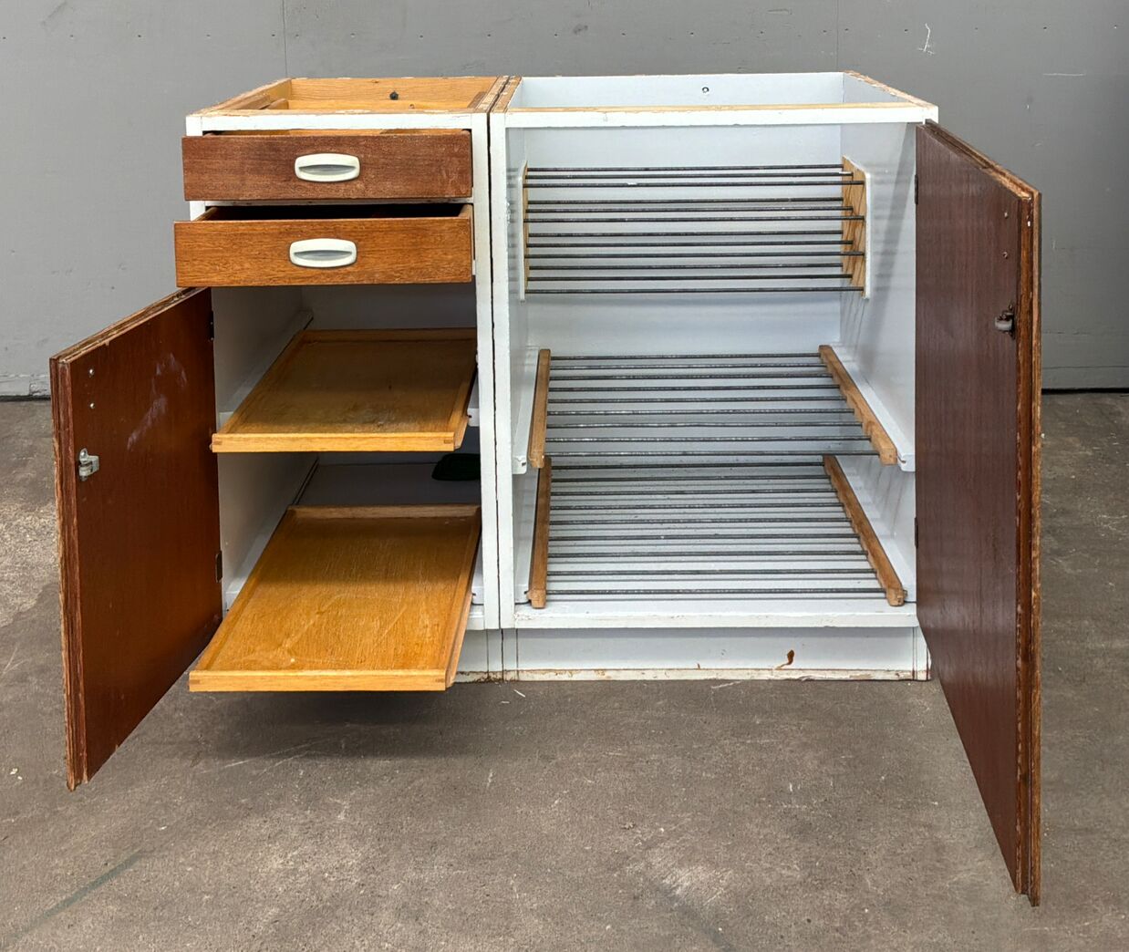 2 stk køkkenelementer fra 60’erne