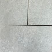 21 m2 Væg/gulv fliser farve mellemgrå 300x600 mm