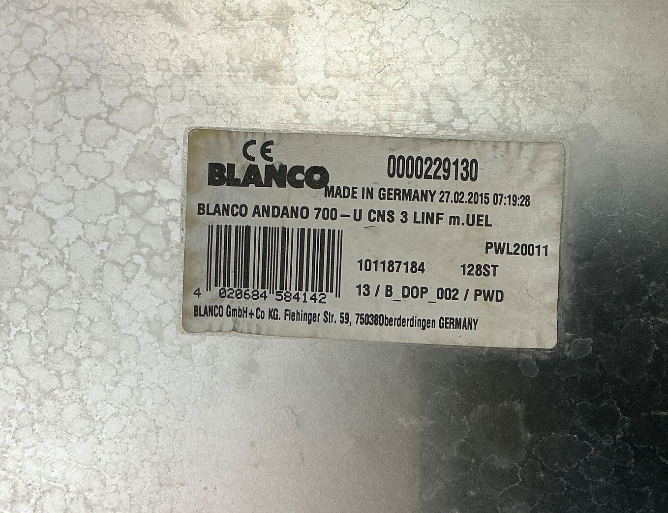 Stålbordplade med vask og blandingsbatteri