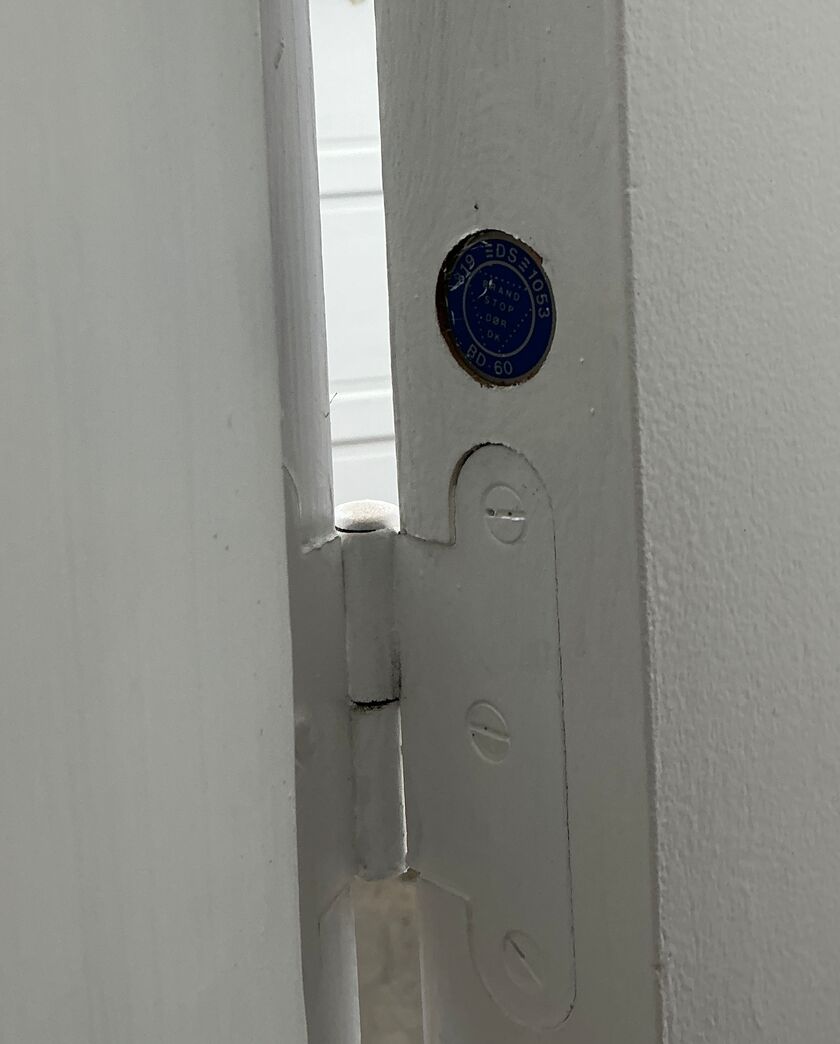 Lav BD60 branddør med karm