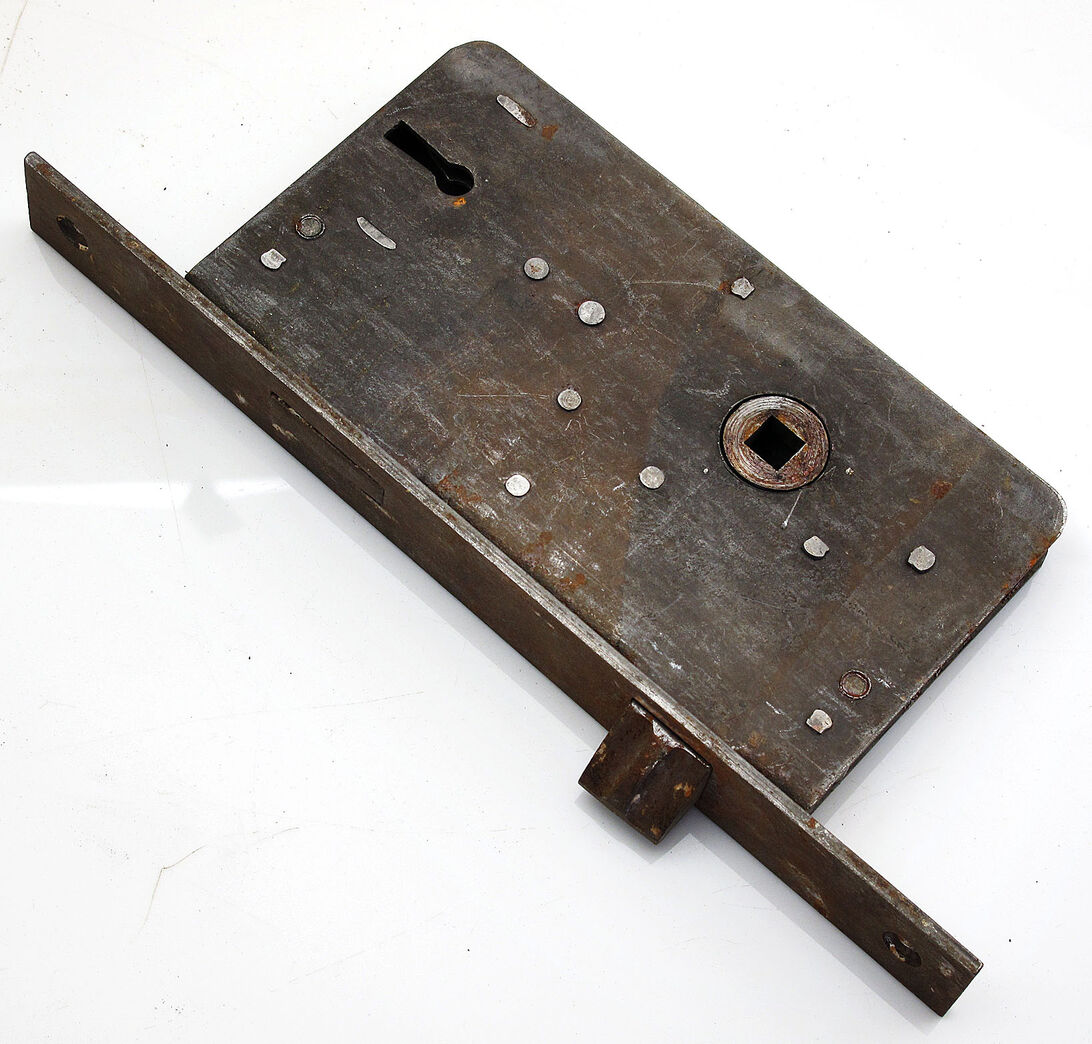 Låsekasse - højrehængt