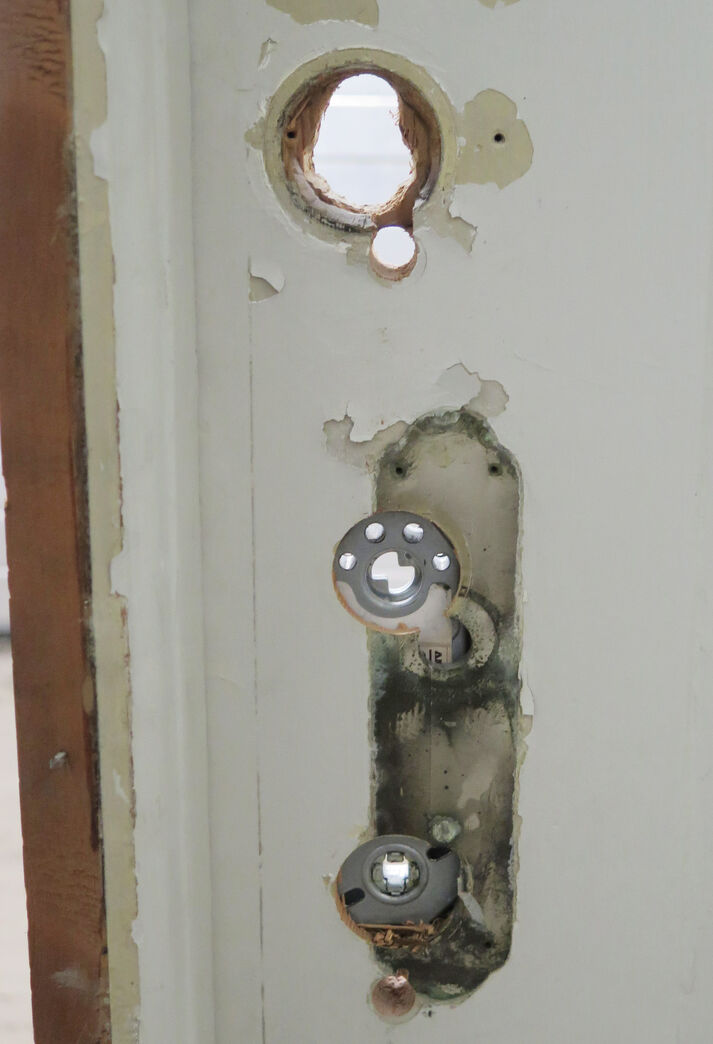 Fyldningsdør med karm