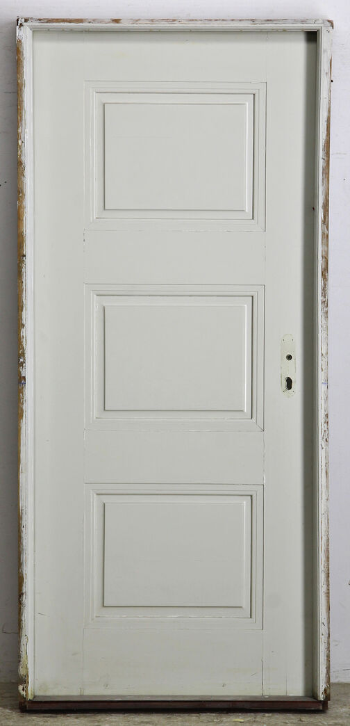 Fyldningsdør med karm Fyldningsdør med karm