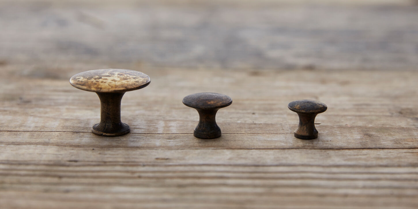 30 mm - Antik messingknap