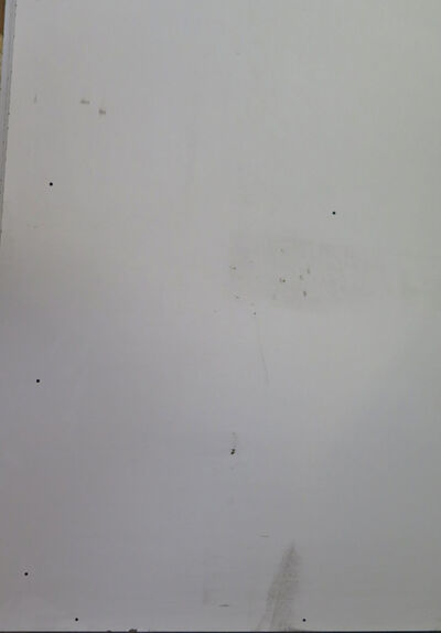 Hvid melamin spånplade med huller