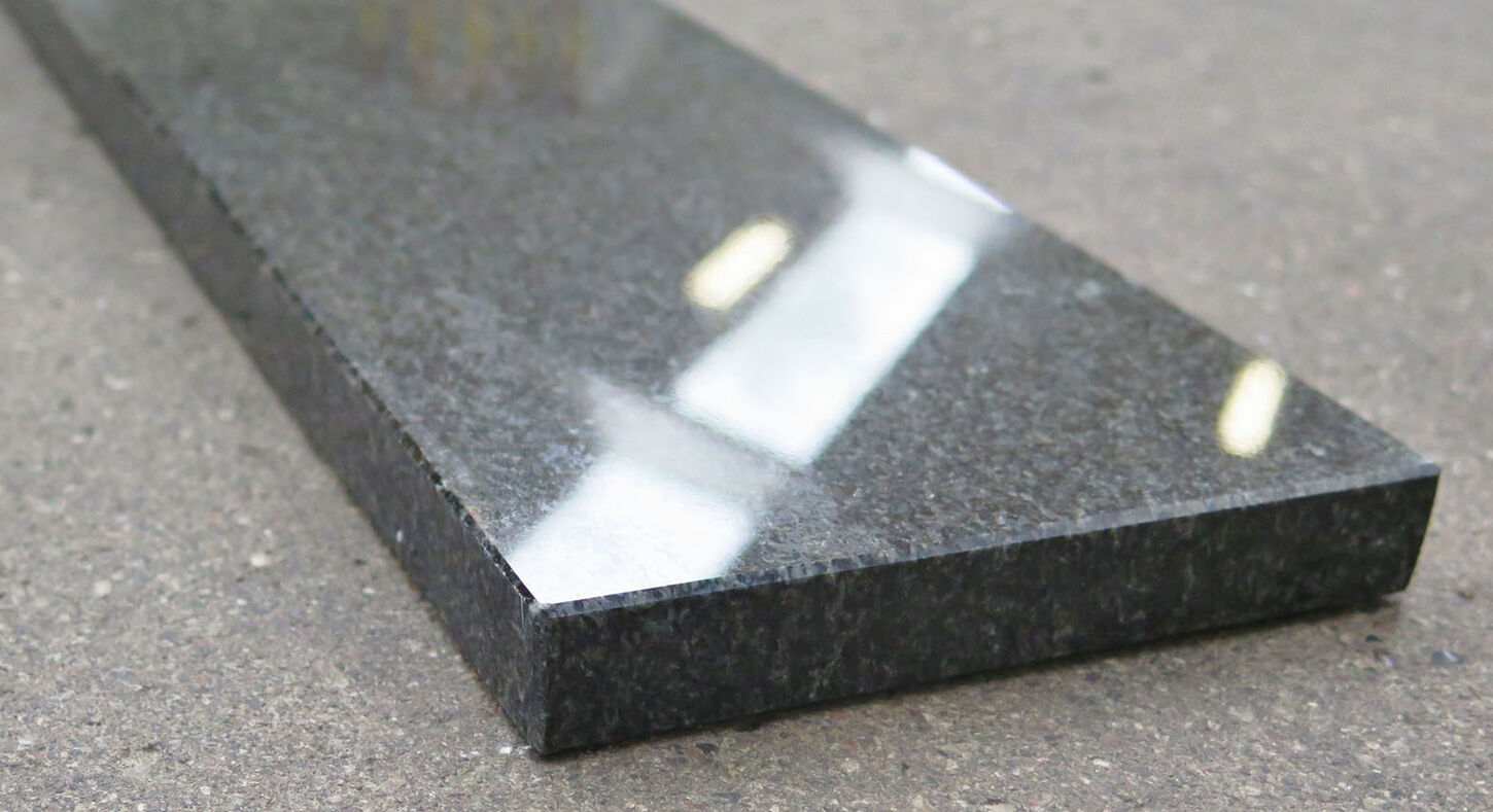 Vinduesplade 125x13,4x2 cm