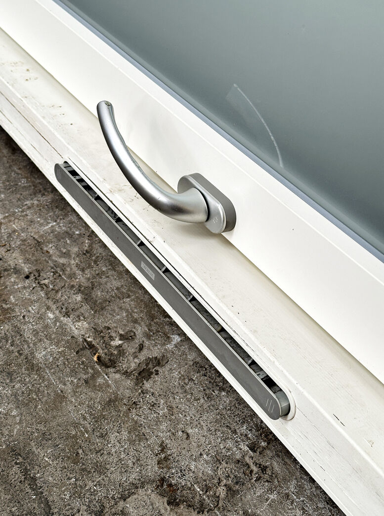 Træ alu vindue fra Velfac med matteret glas