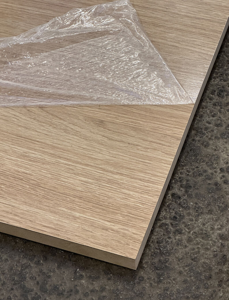 Samlet parti egetræs laminat 18 mm MDF