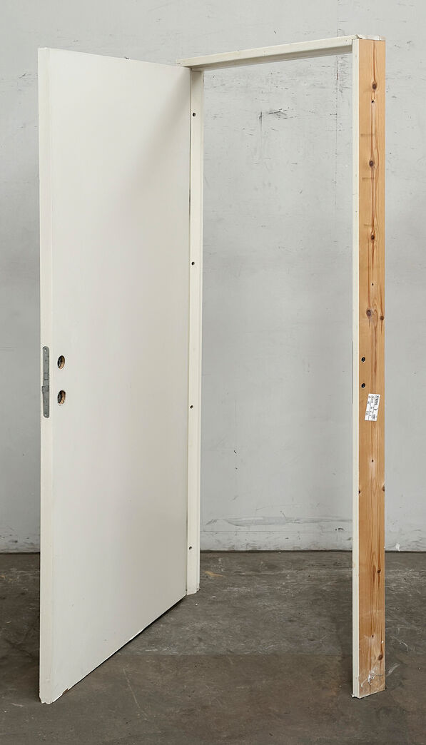 Massiv dør med karm M10