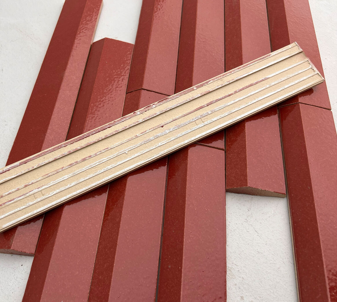 Rød glaseret klinke