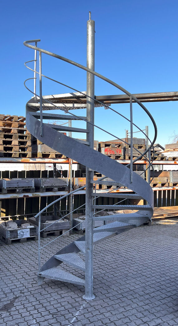 Spindeltrappe - 300 cm
