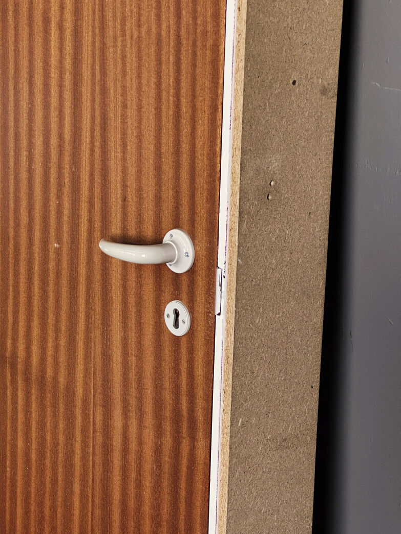 Mahognifineret M9 dør med karm vh.