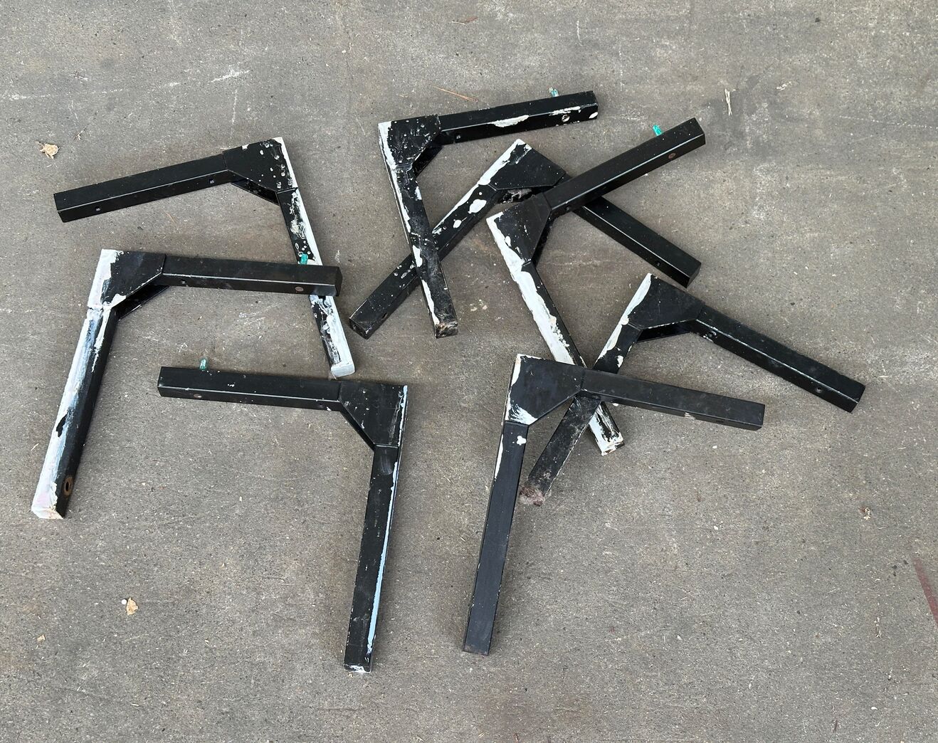 Hyldeknægt i metal 26 x 30 cm