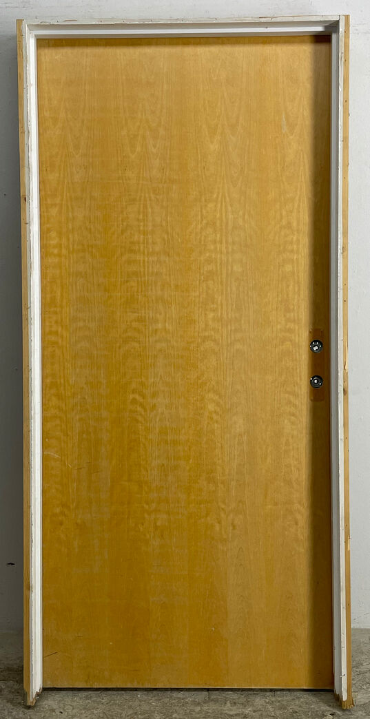 Massiv dør med karm M10