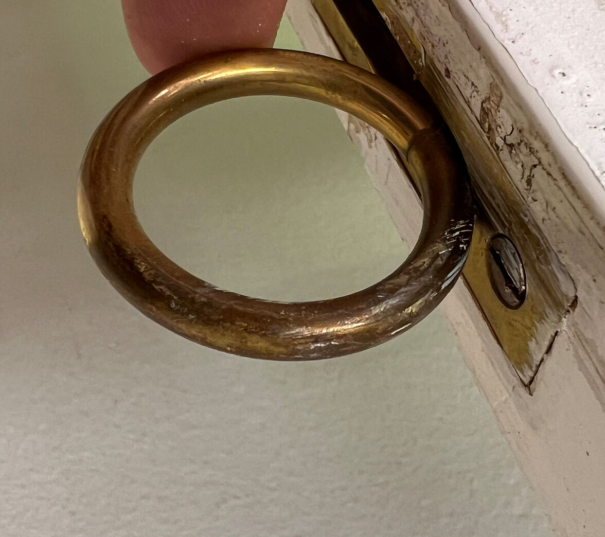 Dobbelt skydedør med skinner