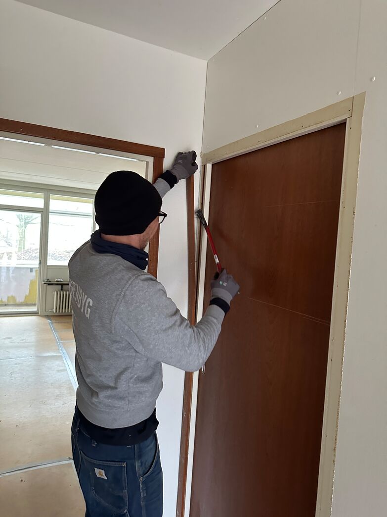 Mahognilister med sømhuller 4,8x1,4x60 cm