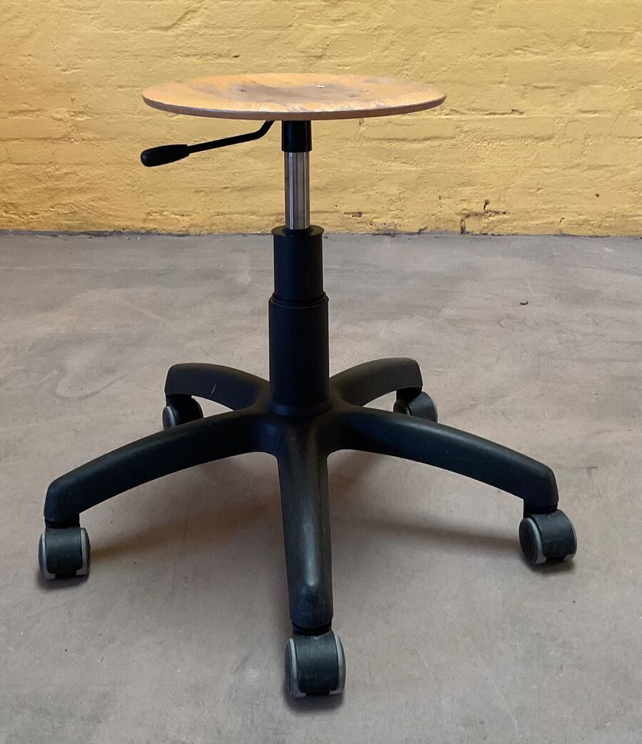 Arbejdstaburet med hjul.