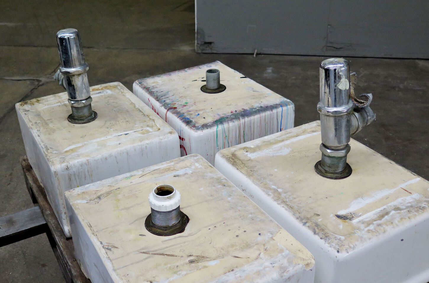 Skolevask med egetræskant - med skade