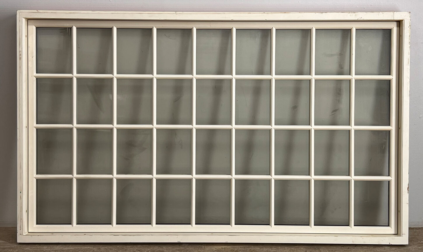 Stort termovindue med sprosser