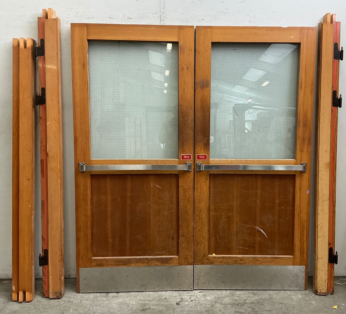 Dobbeltdør med karm