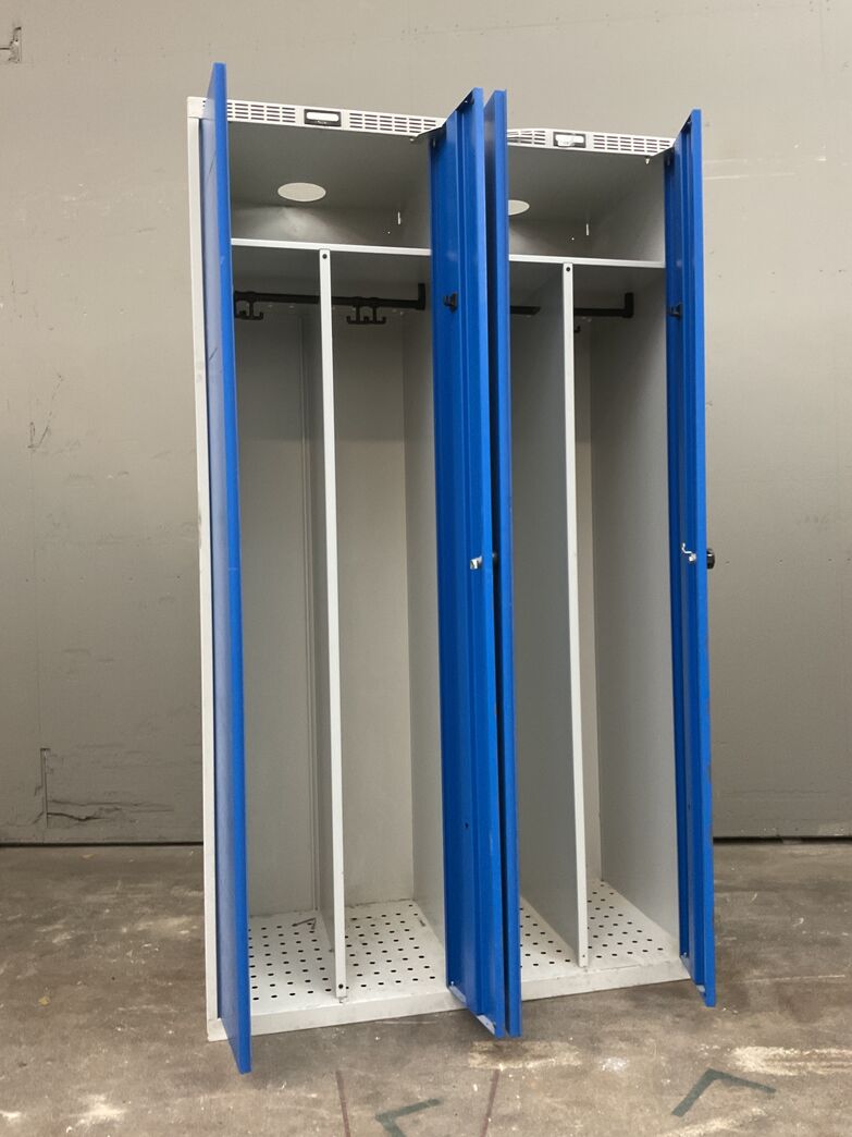 Metalskab med 4 låger