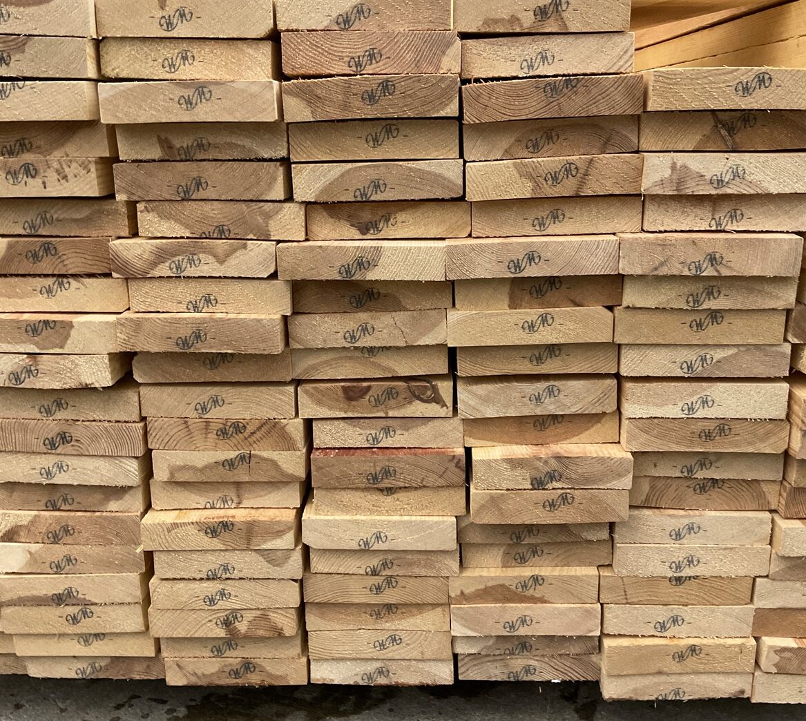 Ovntørret kantskåret fyr 32x150 mm 504 lbm.