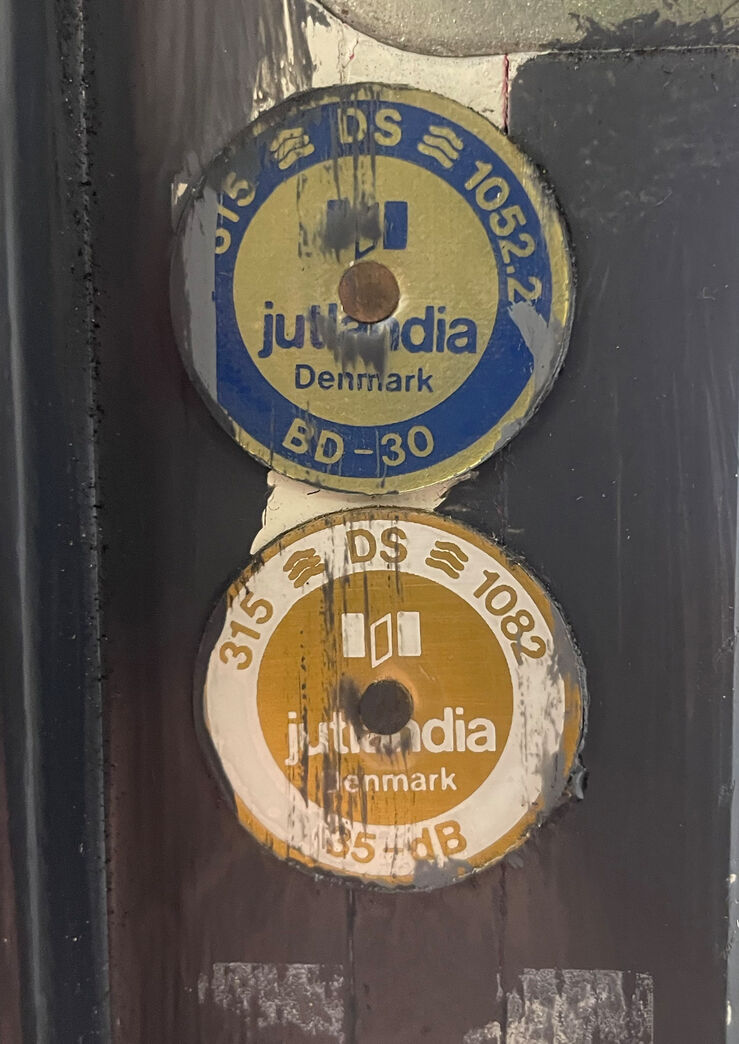 BD-30 / dB35 brand/-lyddør med karm M9