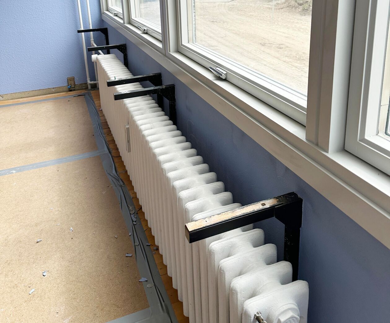 Hyldeknægt i metal 16x23 cm